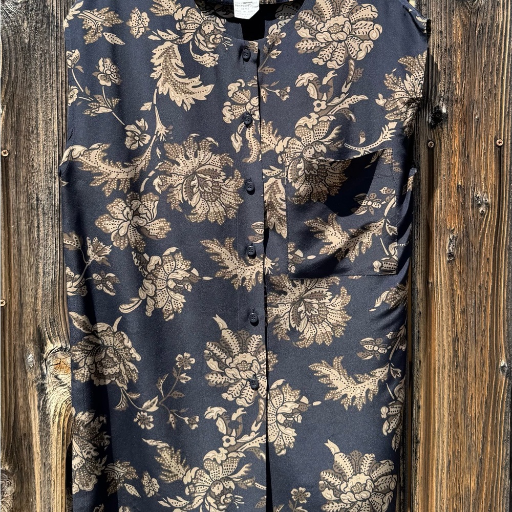 Jones New York Black and Gold Button Down Blouse